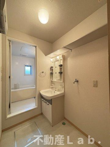 メゾンスリーゼⅢの洗面所|※反転タイプのお写真です。