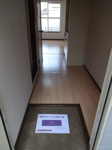 クレセントハウスの玄関