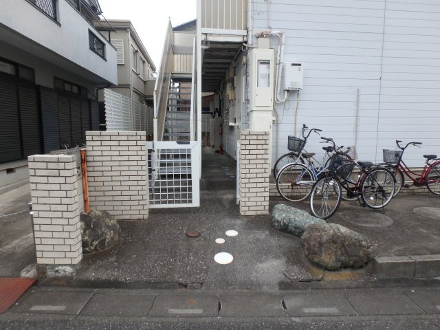 クレセントハウスのエントランス