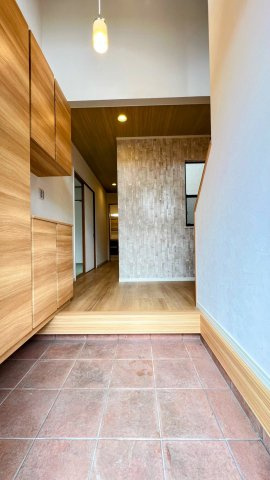 西宮市名塩さくら台４丁目の中古一戸建の玄関|玄関