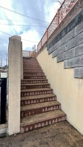 西宮市名塩さくら台４丁目の中古一戸建の外観|外階段