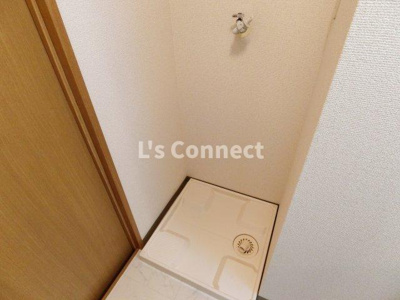 【設備】 | メゾンドゥラフィーネ | 室内洗濯機置き場には排水パン付き。