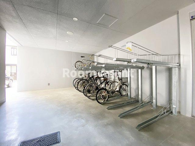 TENAS泉(テナス泉)のエントランス