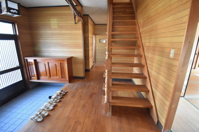 【玄関】 | 御陵下町字本城 戸建