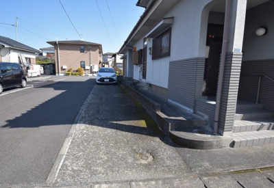 【前面道路含む現地写真】 | 御陵下町字本城 戸建