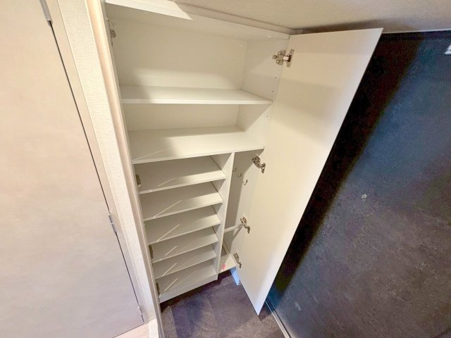 プレサンス東淀川駅前プローシェの収納