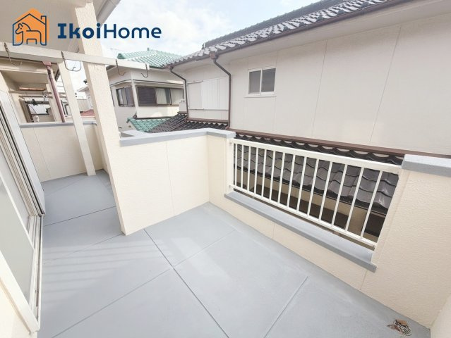 神戸市西区長畑町　中古戸建のバルコニー|【ホームページに現地動画掲載中】●年中無休：当日予約可●ワイドバルコニーで広々しています！