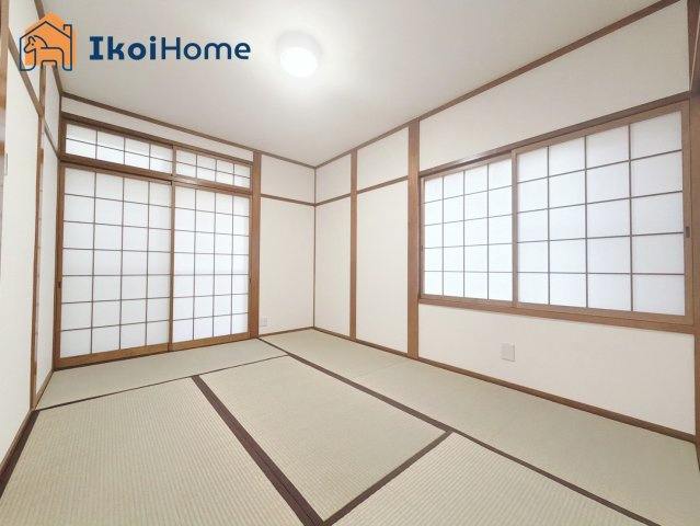 神戸市西区長畑町　中古戸建の内装|【ホームページに現地動画掲載中】●年中無休：当日予約可●1階和室6帖ございます！2面採光で明るいです