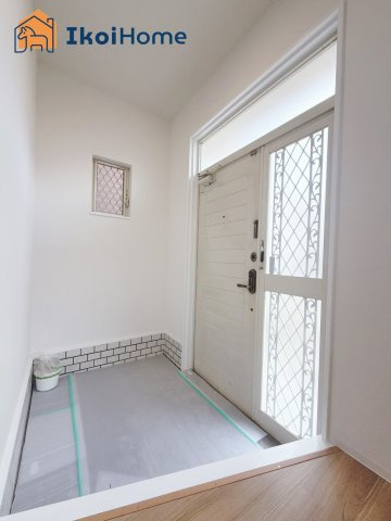 神戸市西区長畑町　中古戸建の玄関|【ホームページに現地動画掲載中】●年中無休：当日予約可●玄関は土間部分・ホール部分広々しています！