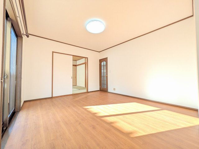 八王子市　城山手　中古戸建ての内装|～13.6帖のリビングダイニング～