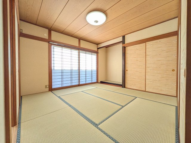 八王子市　城山手　中古戸建ての和室|～リビングに隣接している8.0帖の和室です～