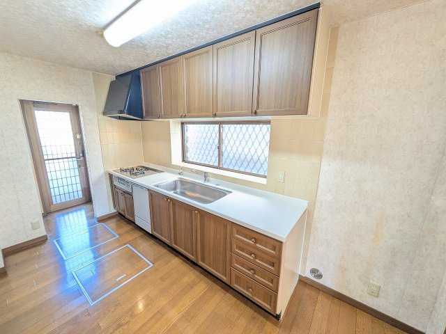 八王子市　城山手　中古戸建てのキッチン|～使い勝手の良いシステムキッチン～