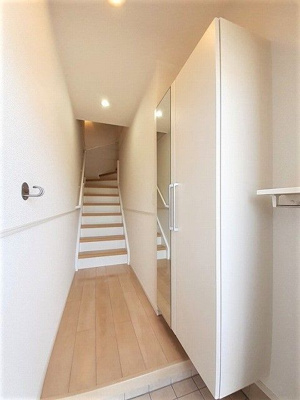 【玄関】 | モンラルジュ9番館