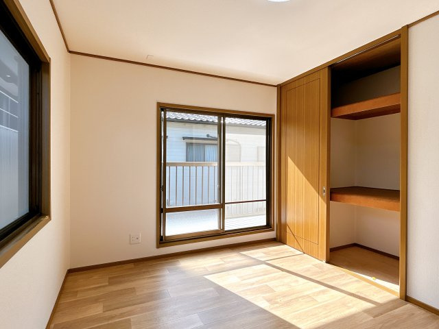リフォーム中古戸建　不破郡垂井町表佐　昭和59年築の洋室