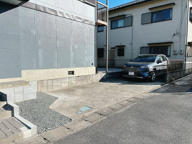 リフォーム中古戸建　不破郡垂井町表佐　昭和59年築の駐車場