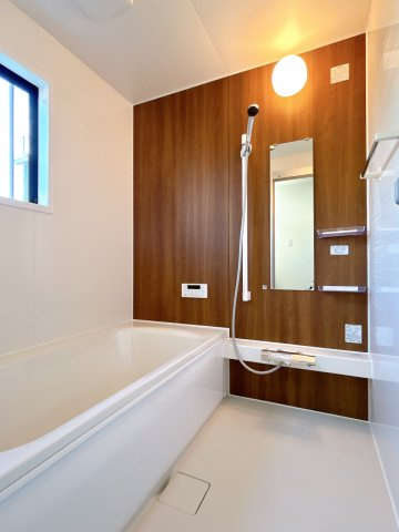 リフォーム中古戸建　不破郡垂井町表佐　昭和59年築の浴室