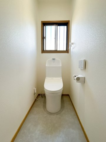 リフォーム中古戸建　不破郡垂井町表佐　昭和59年築のトイレ