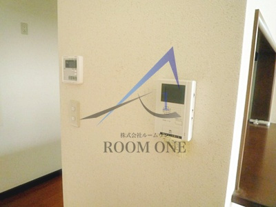 タカホアパートメントのセキュリティ|モニター付きインターホンです。