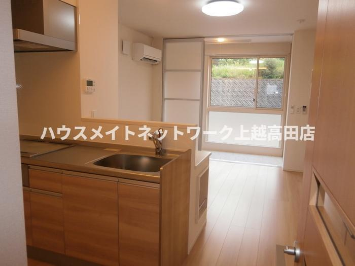 レイクサイドの居間・リビング|洋室