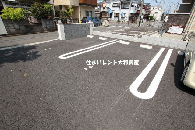 クレストテラスの駐車場