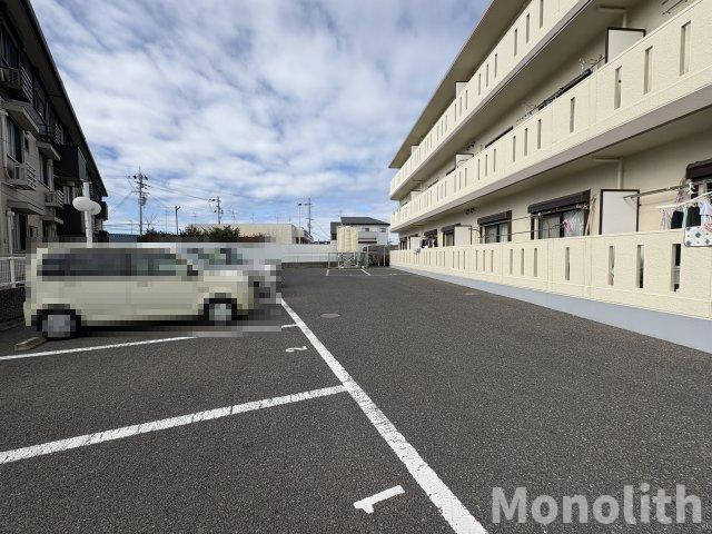 プレタメゾンFの駐車場