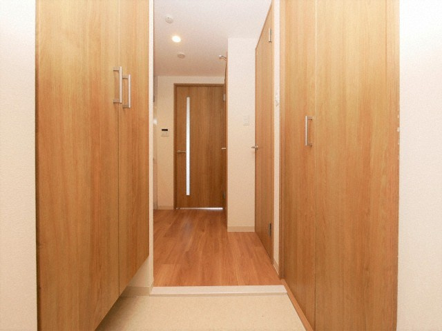 フォーリアライズ阿波座ウェストの玄関