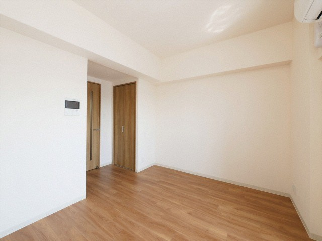 フォーリアライズ阿波座ウェストの洋室