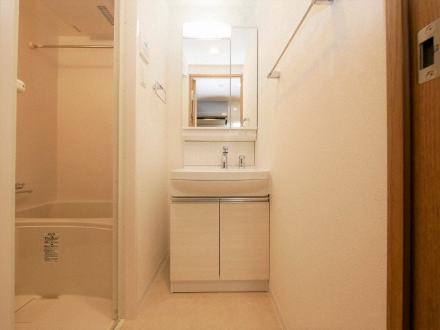 フォーリアライズ阿波座ウェストの独立洗面台