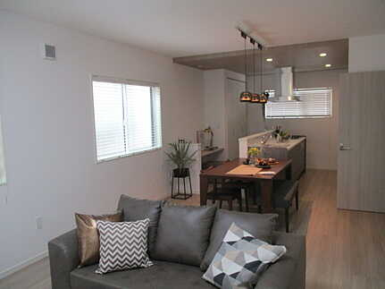 佐伯区五月が丘２丁目の居間・リビング