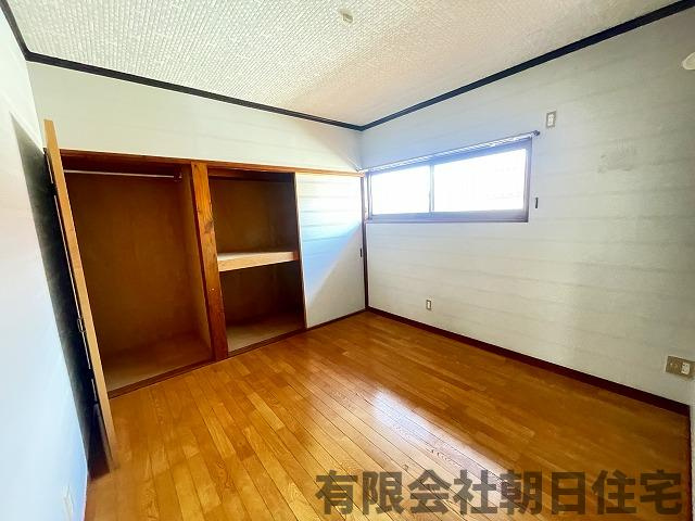 【洋室】 | 安来市宇賀荘町中古戸建 | 明るい洋室です