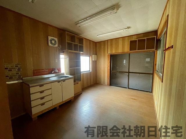 【洋室】 | 安来市宇賀荘町中古戸建 | 広々とした洋室です