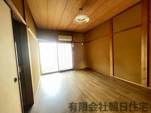 【洋室】 | 安来市宇賀荘町中古戸建 | 個人の部屋や寝室として使える洋室です