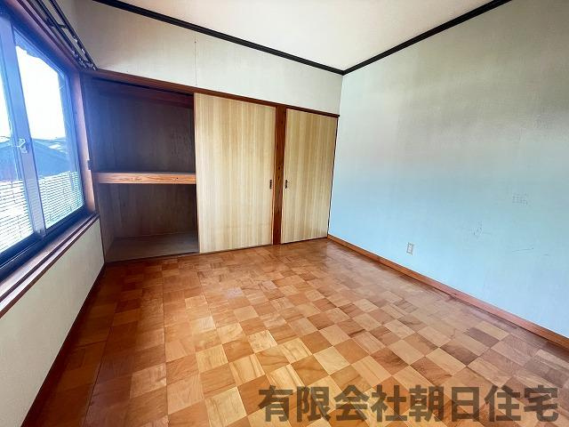 【洋室】 | 安来市宇賀荘町中古戸建 | 広々とした洋室です