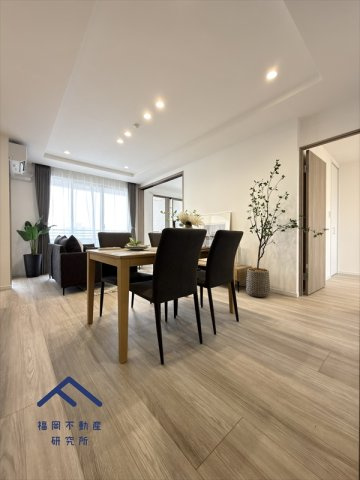 サングレート薬院駅ロイヤルウィンの居間・リビング