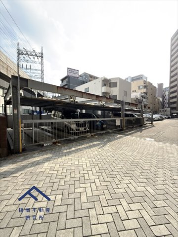 サングレート薬院駅ロイヤルウィンの駐車場