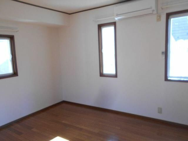 メゾン・ド・ルルス・ドゥーの居間・リビング