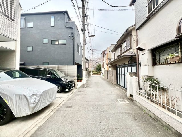 豊島区長崎3丁目　中古戸建の前面道路含む現地写真|2026.03.02撮影

現地ご見学希望・資料請求などお気軽にお問い合わせ下さい！
03-5990-5201