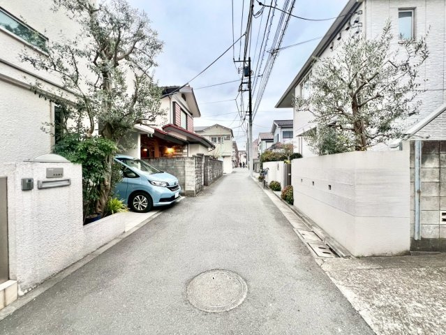 豊島区長崎3丁目　中古戸建の前面道路含む現地写真|2026.03.02撮影

現地ご見学希望・資料請求などお気軽にお問い合わせ下さい！
03-5990-5201
