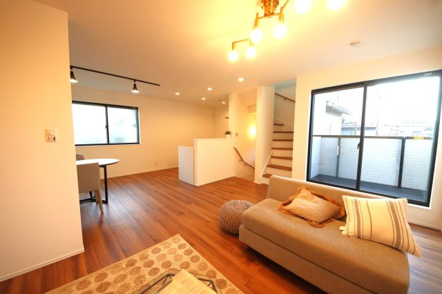 江戸川区東葛西４丁目　新築戸建て　全１棟