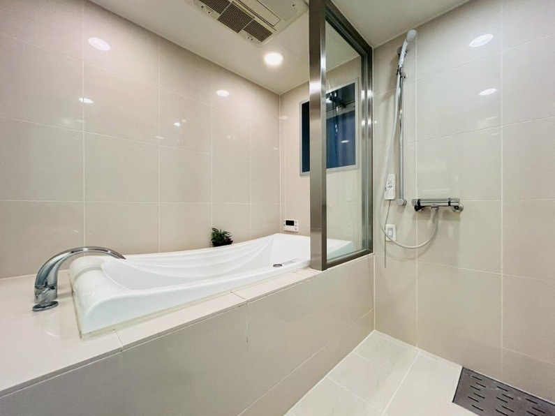 コンフォールヒルズ衣笠金閣寺道の浴室