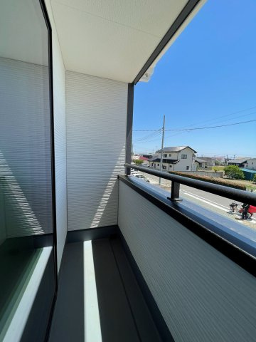 新築戸建・新築建売　伊勢崎市第3国定町　あずま北小学校・あずま中学校のバルコニー|洗濯物干しにも便利なバルコニー！