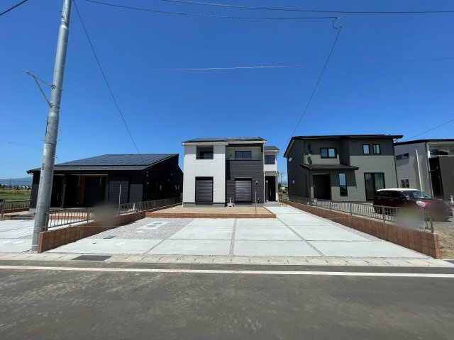 新築戸建・新築建売　伊勢崎市第3国定町　あずま北小学校・あずま中学校の駐車場
