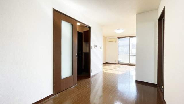 シャーメゾン　ラヴィ　Ｂ棟の居間・リビング