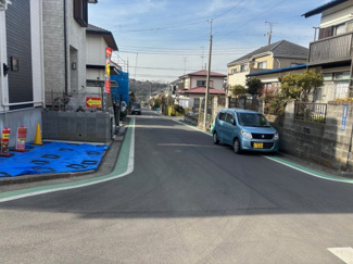 【前面道路含む現地写真】 | 南舞岡4丁目　新築分譲住宅　全1棟 | 前面道路