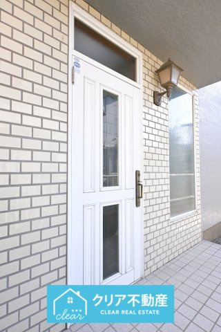 【玄関】 | 太田市大原町　中古住宅 | 玄関はディンプルキー＆ダブルロックドア採用で防犯対策もバッチリです！