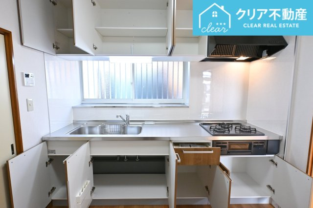 【キッチン】 | 太田市大原町　中古住宅 | 対面タイプならキッチン内にいながらご家族やお客様との会話が楽しめます