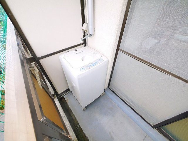 アイリスハイツ1号館の設備|洗濯機置き場はバルコニーにあります