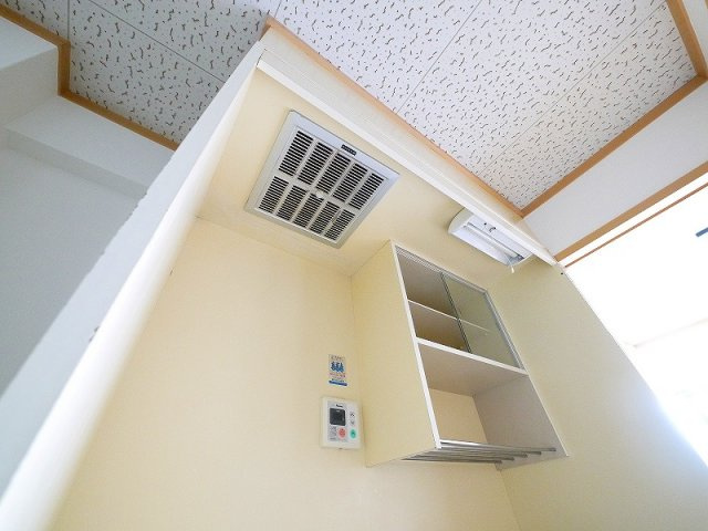 アイリスハイツ1号館の収納|小物を収納するのに便利です