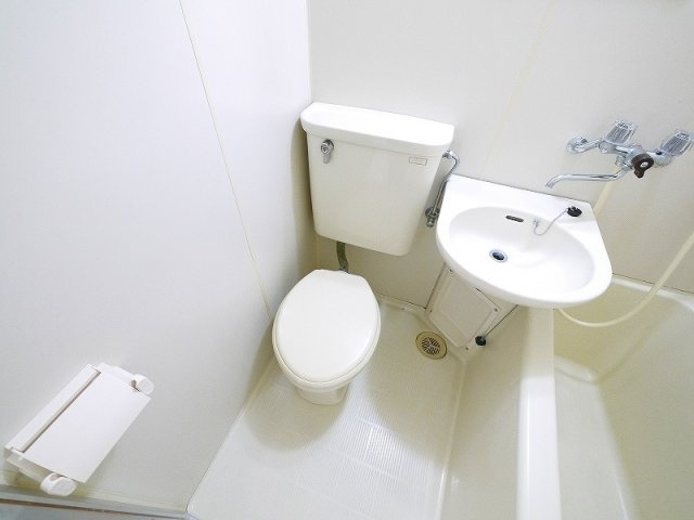 アイリスハイツ1号館の浴室|落ち着いた空間のお風呂です