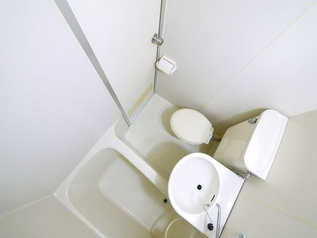 アイリスハイツ1号館の浴室|お風呂で日々の疲れを落としましょう